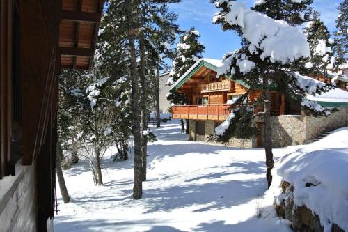 Chalet les SORBIERS, en rondins, classé 4****étoiles