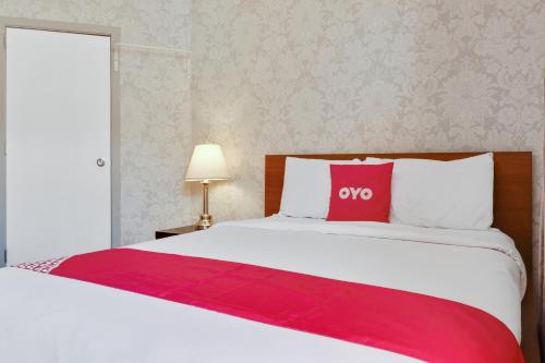 Afbeelding uit fotogalerij van Hotel Bethel - Fort MacLeod, AB in Fort Macleod