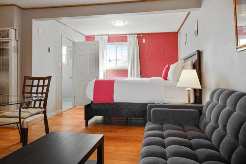 Posezení v ubytování Hotel Bethel - Fort MacLeod, AB
