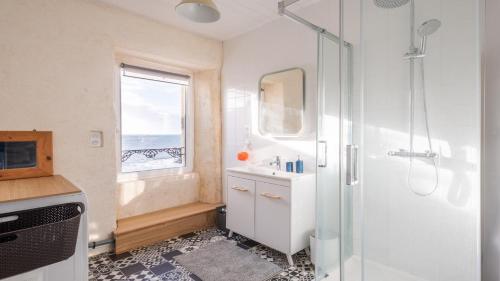 Koupelna v ubytování Villa des Roches - vue mer exceptionnelle