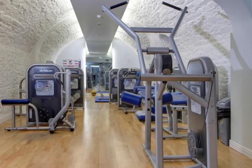 Fitness centrum a/nebo fitness zařízení v ubytování The Diplomat Hotel Restaurant & Spa