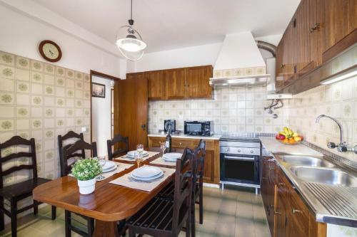 Η κουζίνα ή μικρή κουζίνα στο Casa Guerreiro