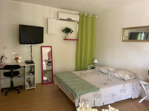 Postel nebo postele na pokoji v ubytování LES HAUTS DE L'ANSE