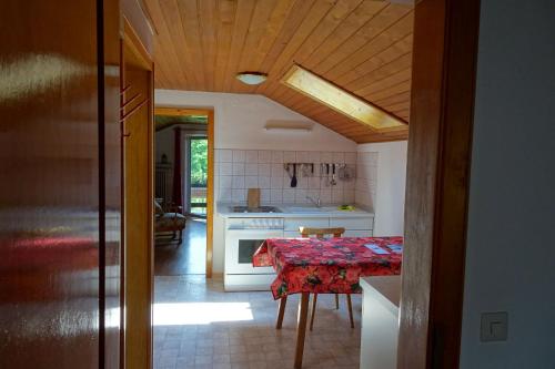 Η κουζίνα ή μικρή κουζίνα στο Haus Strobl