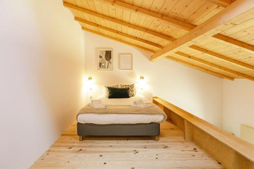 Vila Burgães by LovelyStay