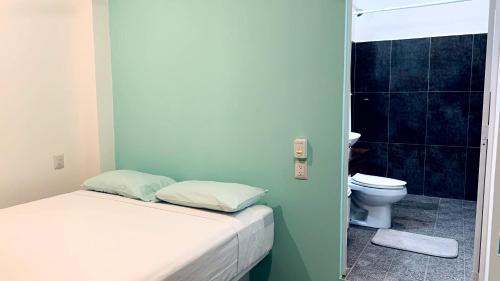 Koupelna v ubytování Paziflora Hostel