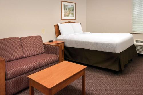 Cama o camas de una habitación en WoodSpring Suites Knoxville Airport