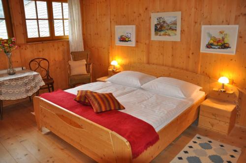 Postel nebo postele na pokoji v ubytování Ferienwohnung Dichtlbauer