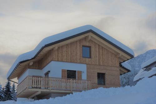 Chalets und Apartments Hauserhof Nassfeld semasa musim sejuk