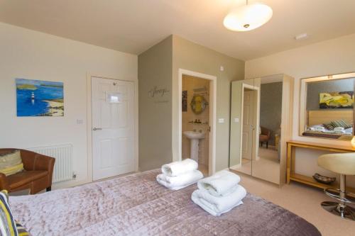 Gallery image of The Penthouse in Benllech