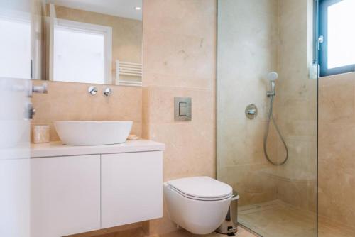 Villa No 1 - Cap St Georges Resort tesisinde bir banyo