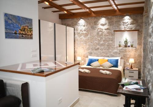 Old Town Dubrovnik Studio, Quiet Street, 2 min Stradun