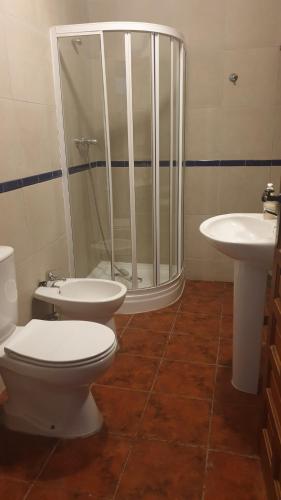 A bathroom at El Molino de la laguna