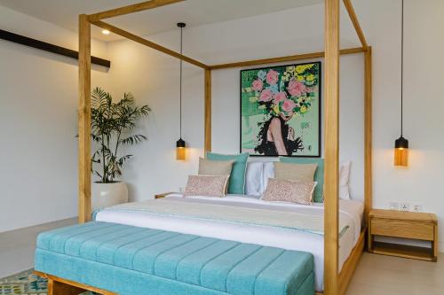 THE BOTANICAL 6 BED LUXURY 900 meter from beach