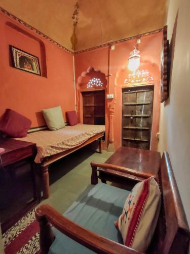 Χώρος καθιστικού στο Vedaaranya Haveli, Ramgarh- AM Hotel Kollection