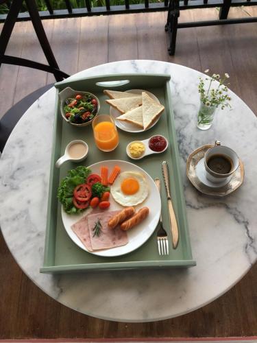 Mad på resortet eller i nærheden