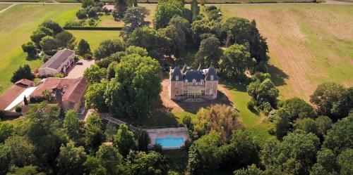 Gambar di galeri bagi Orangerie du Château Marith - Domaine avec Piscine di Clairac