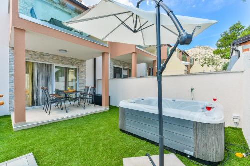 Cascada villas with private jacuzzi and private parking - AE1125