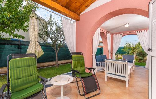 Fotografia z galérie ubytovania Three-Bedroom Villa Marija with Private Pool in Gedici v destinácii Gedići