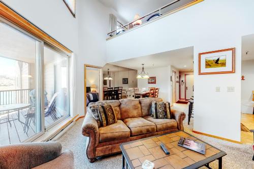 Marina Place 336 – Photos 3