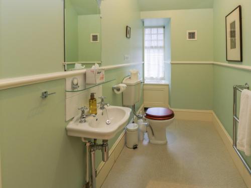 A bathroom at Braeriach - Mar Lodge Estate