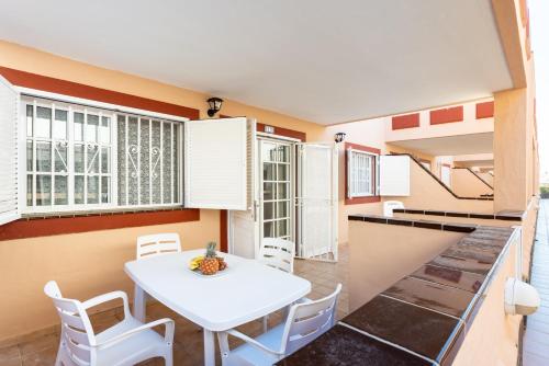 Home2Book Pool & Relax The Heights, Los Cristianos