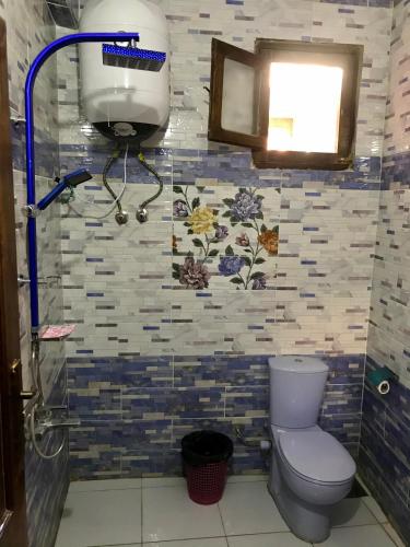 Ένα μπάνιο στο NOBATiA Guest House