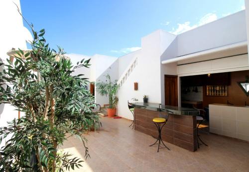 Balkoni atau teres di Maison d hôtes Bungalow Villa Hammam Bien-être et Piscine