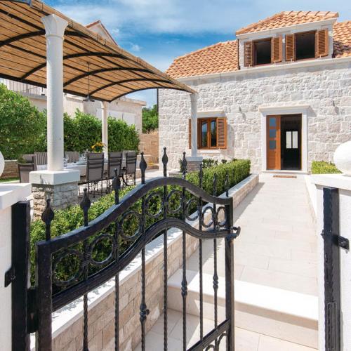 Holiday Home Lovište – Photos 5