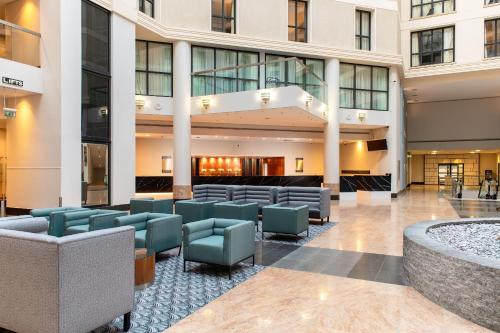 Ruang duduk di Sofitel London Gatwick