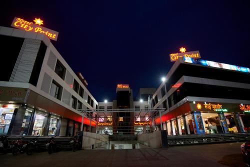 Gallery image of HOTEL CITY POINT in Shirdi