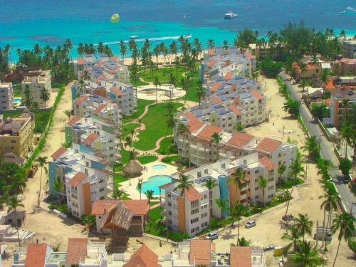 Een luchtfoto van Playa Turquesa, block A