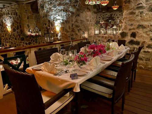 Restoran ili drugo mesto za obedovanje u objektu Sugar Mill Hotel