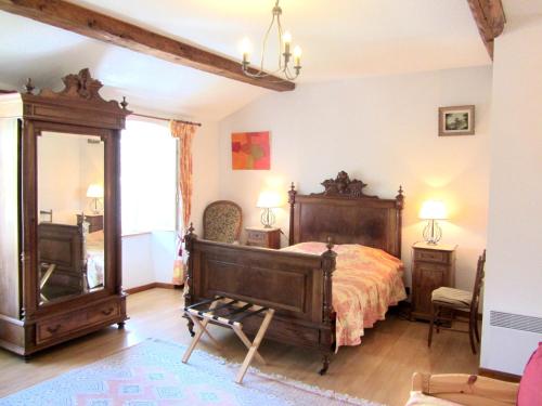 A bed or beds in a room at Maison de 4 chambres avec jardin amenage et wifi a Saint Andre en Vivarais