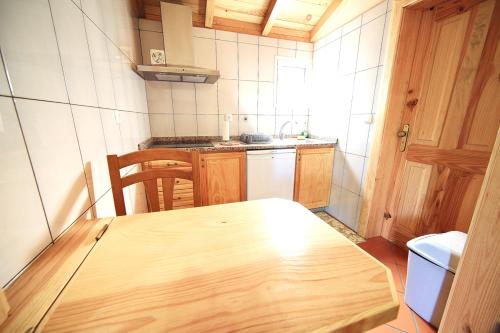 Η κουζίνα ή μικρή κουζίνα στο Charming Studio with Sea View - Ponta do Pargo - 20 m²