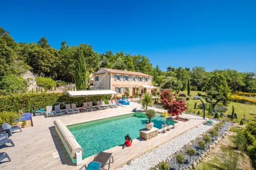 Villa élégante à Murs avec piscine privée