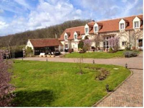 Maison spacieuse avec jacuzzi à Saint-Georges-sur-Baulche