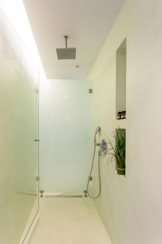 Koupelna v ubytování Artree Suites