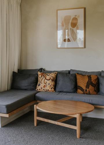 Χώρος καθιστικού στο Ocean Suites Byron Bay