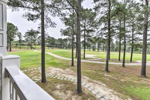 Κήπος έξω από το Anderson Creek Club Condo with Community Amenities!