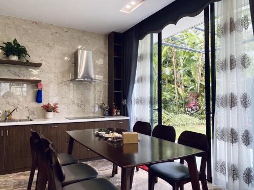 Fotografie z fotogalerie ubytování BOM HOMES - Flamigo Dai Lai Resort CBT v destinaci Ngọc Quang