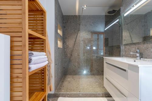 Kylpyhuone majoituspaikassa Chalet Clos 66