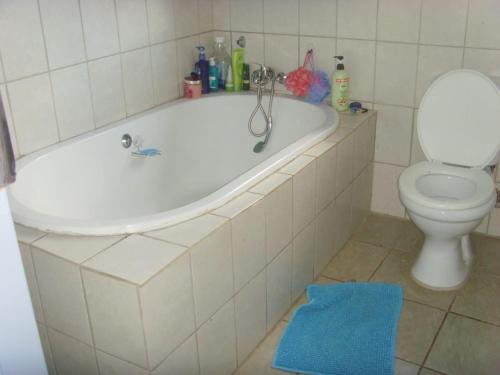 Bilik mandi di C - Land guest house Meyerton