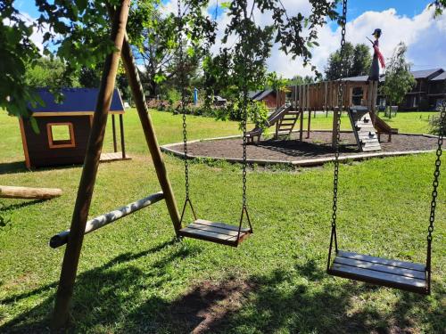 Zona de joacă pentru copii de la Terra Newen Pucon Family Suites