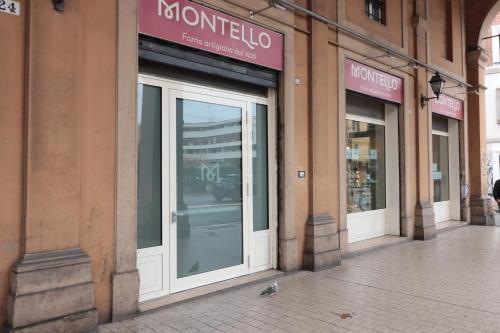 Fachada o entrada de Moon Bologna