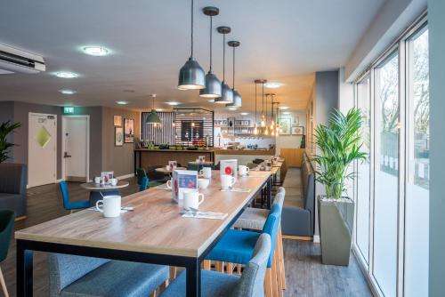Holiday Inn Manchester West, an IHG Hotel Image
