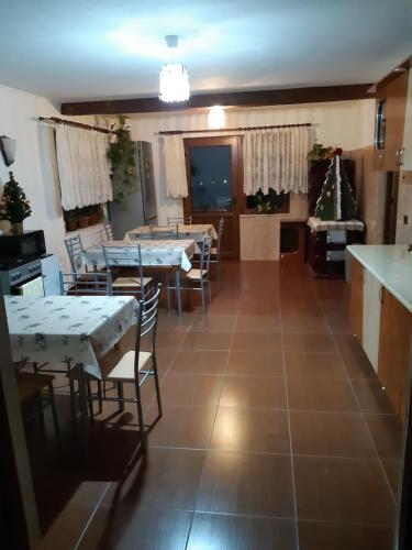 Ruang duduk di Agropensiunea Căprioara