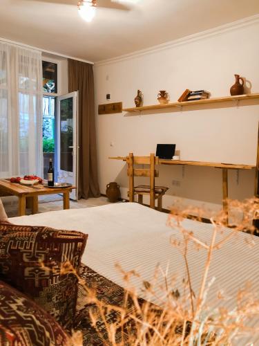 Gallery image of Bjnihouse, guest house in Bjni