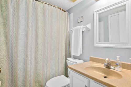 Ένα μπάνιο στο Unit 8216 - Ocean & Racquet Resort