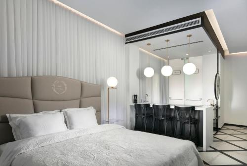 Tempat tidur dalam kamar di King George suites